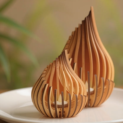 Dřevěný svícen „Kapka“ – designová dekorace s gravírováním